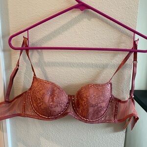 Victorias Secrets Very Sexy Soft Begonia Shine LACE Rhinestone Balconet Bra 32 C